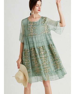 Art Green Embroideried O-Neck Loose Summer Flare Sleeve Dress